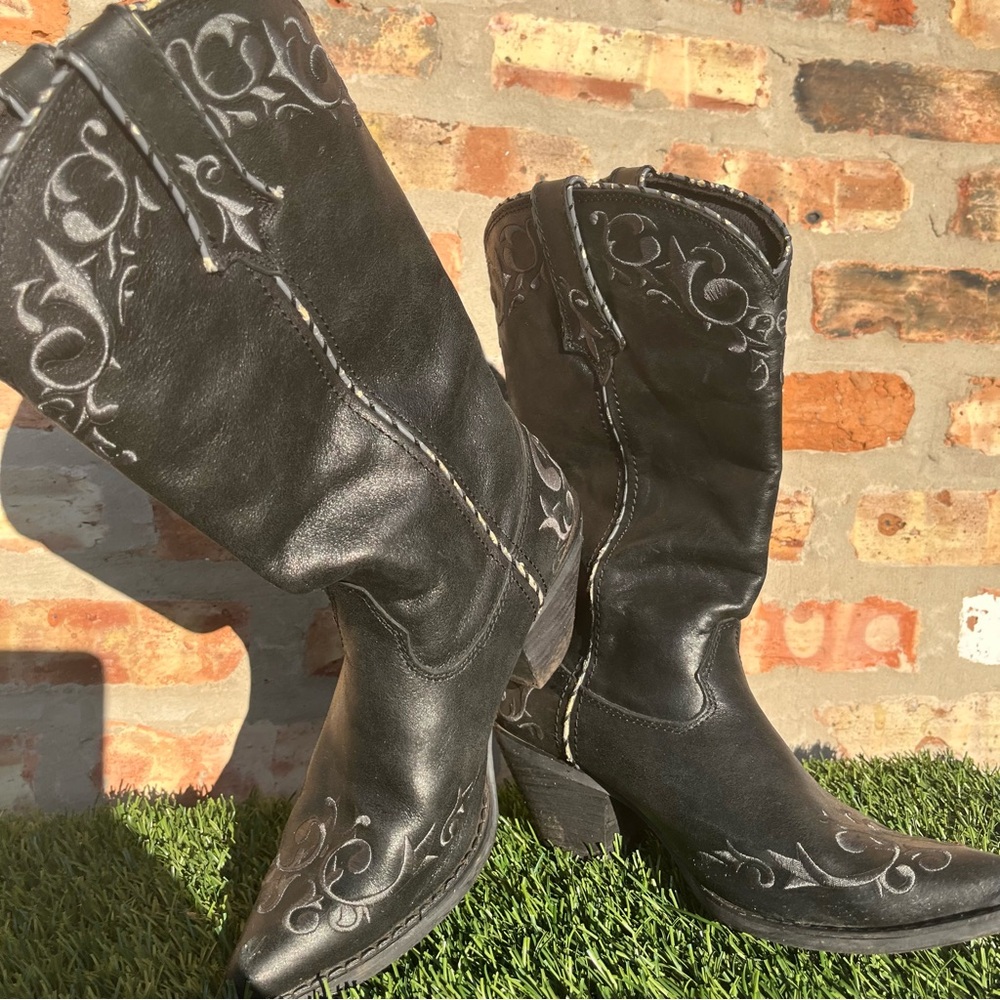 Black Embroidered Women's Cowboy Boots